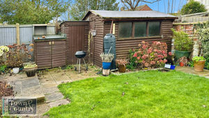 LARKFIELD WAY- click for photo gallery